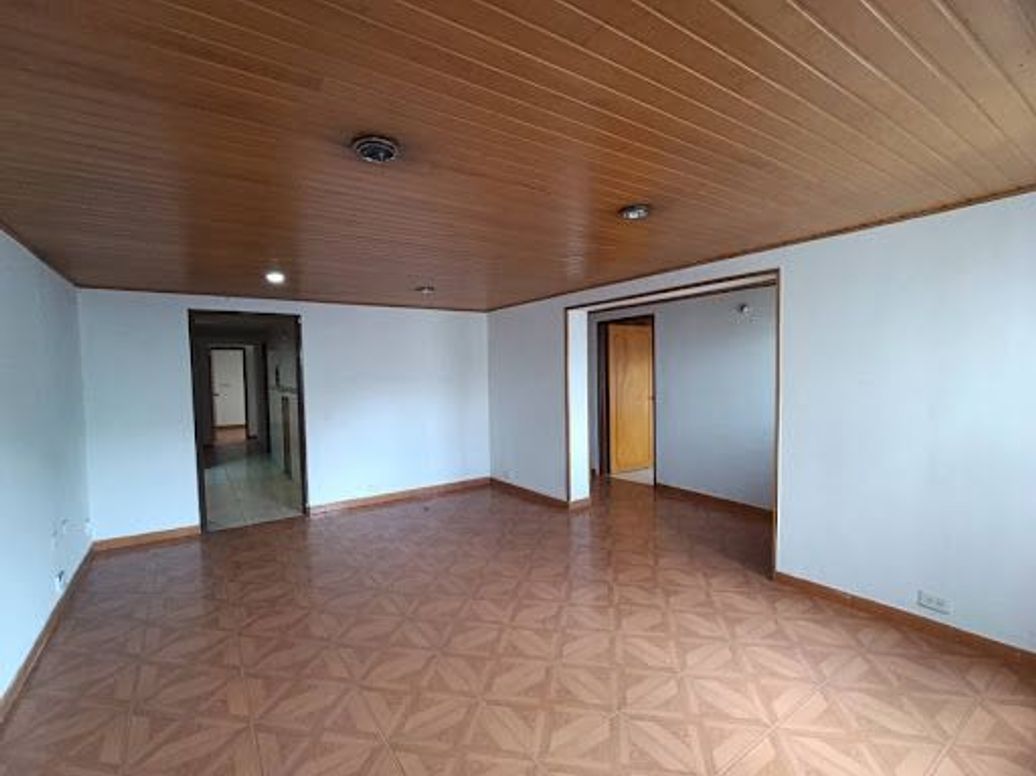 Apartamento de 4 alcobas en venta en Santa Cecilia Modelia, Bogotá, 107 m² · foto 2 de 20