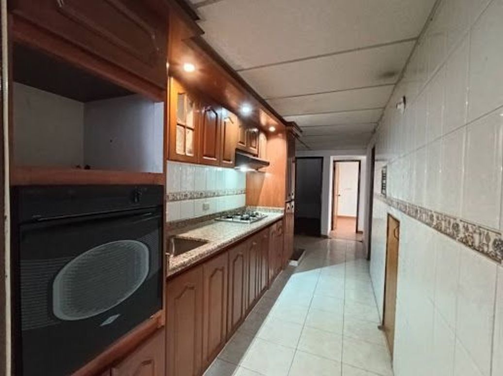 Apartamento de 4 alcobas en venta en Santa Cecilia Modelia, Bogotá, 107 m² · foto 3 de 20