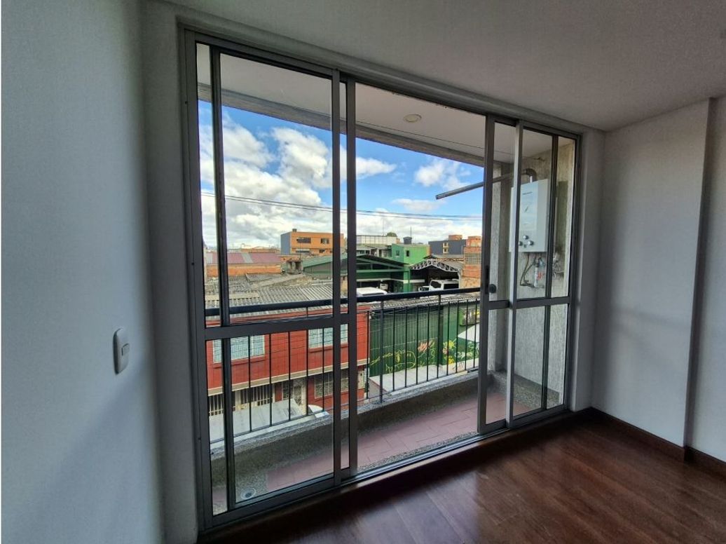 Apartamento de 2 alcobas en venta en El Carmen, Bogotá, 47 m² · foto 3 de 10
