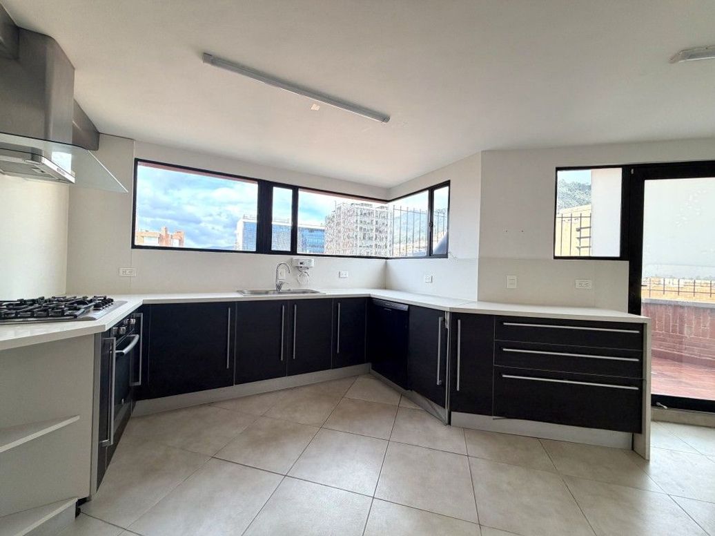 Apartamento de 4 alcobas en venta en La Porciuncula, Bogotá, 345 m² · foto 10 de 20