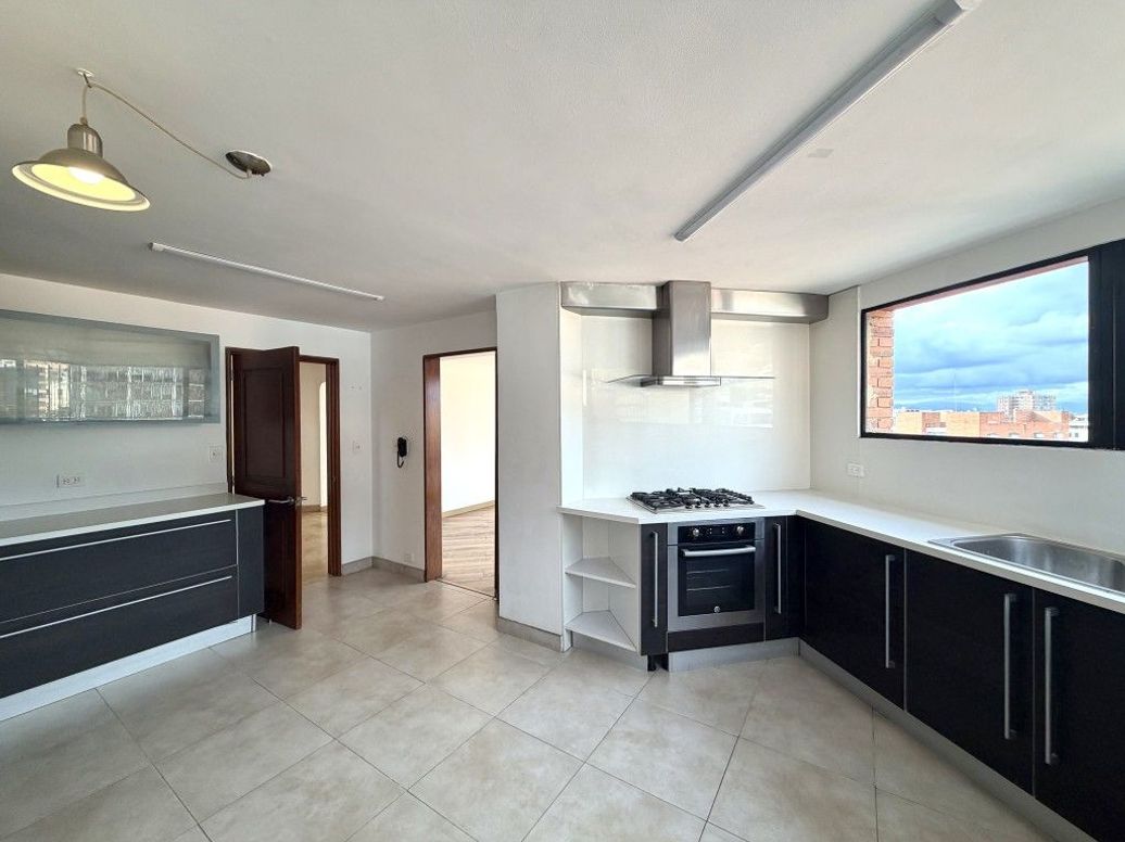 Apartamento de 4 alcobas en venta en La Porciuncula, Bogotá, 345 m² · foto 12 de 20