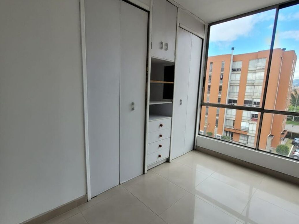 Apartamento de 3 alcobas en venta en Santa Cecilia, Bogotá, 66 m² · foto 3 de 20