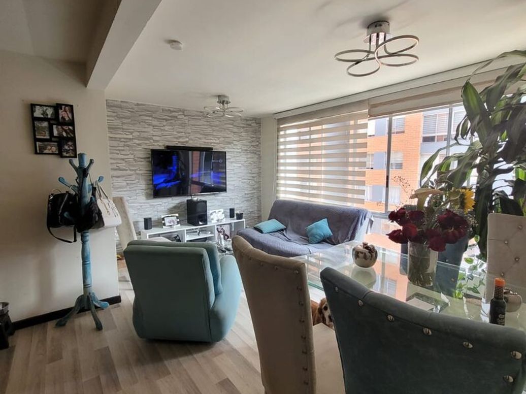 Apartamento de 3 alcobas en venta en Campo Alegre, Bogotá, 64 m² · foto 2 de 20