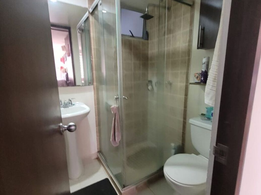 Apartamento de 3 alcobas en venta en Campo Alegre, Bogotá, 64 m² · foto 7 de 20