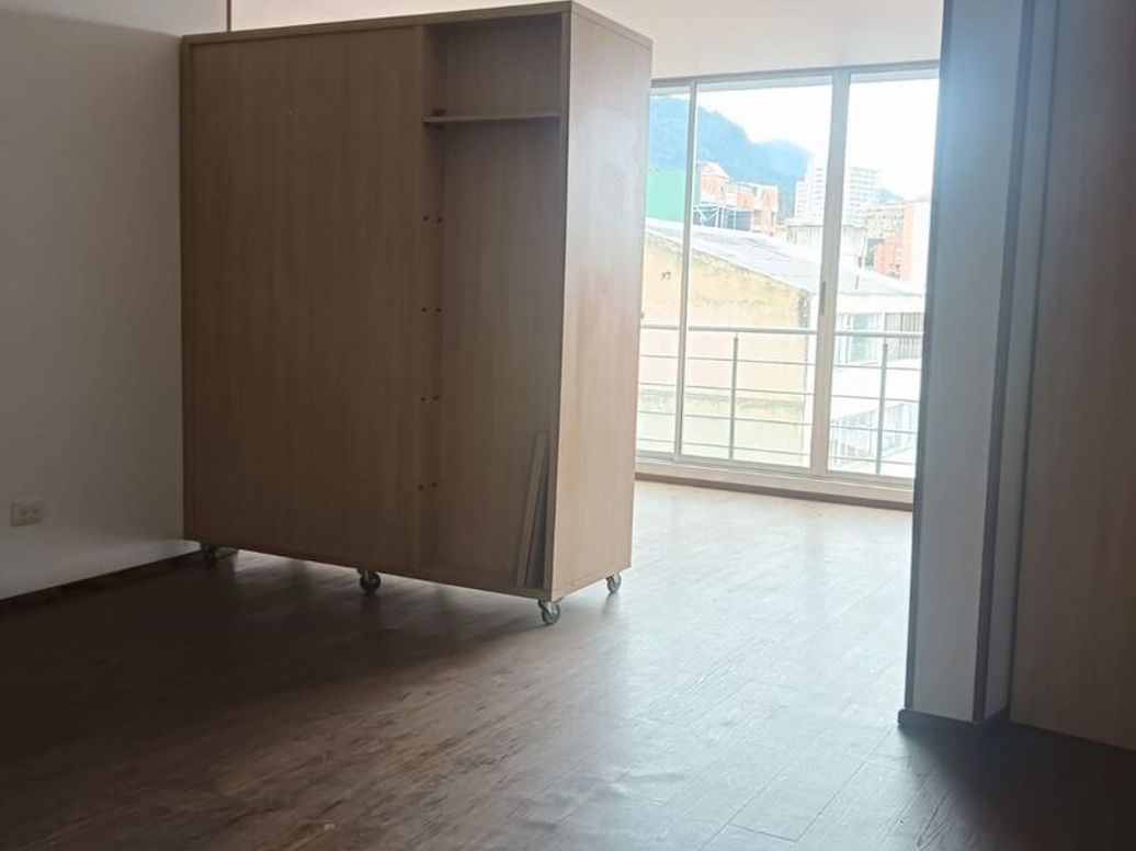 Apartamento de 1 alcoba en venta en Chapinero, Bogotá, 33 m² · foto 3 de 9