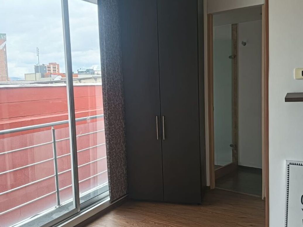 Apartamento de 1 alcoba en venta en Chapinero, Bogotá, 33 m² · foto 2 de 9