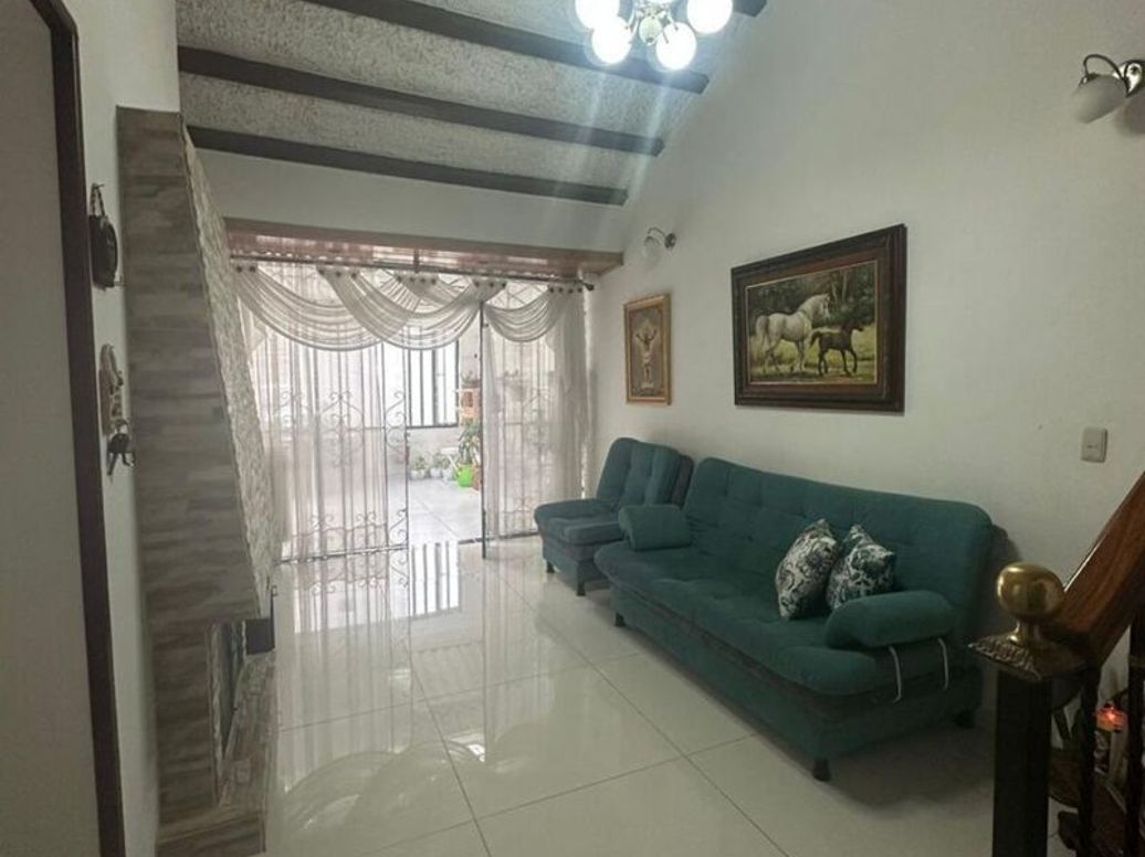 Casa de 4 alcobas en venta en Julio Flórez, Bogotá, 160 m² · foto 3 de 10