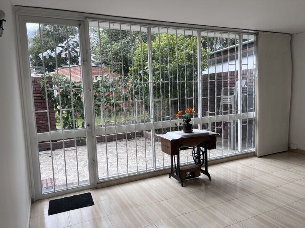 Casa de 4 alcobas en arriendo en Ub. Cordoba Niza, Bogotá, 150 m² · foto 11 de 12