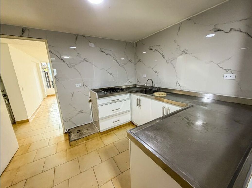Casa de 6 alcobas en venta en La Patria, Bogotá, 250 m² · foto 6 de 20
