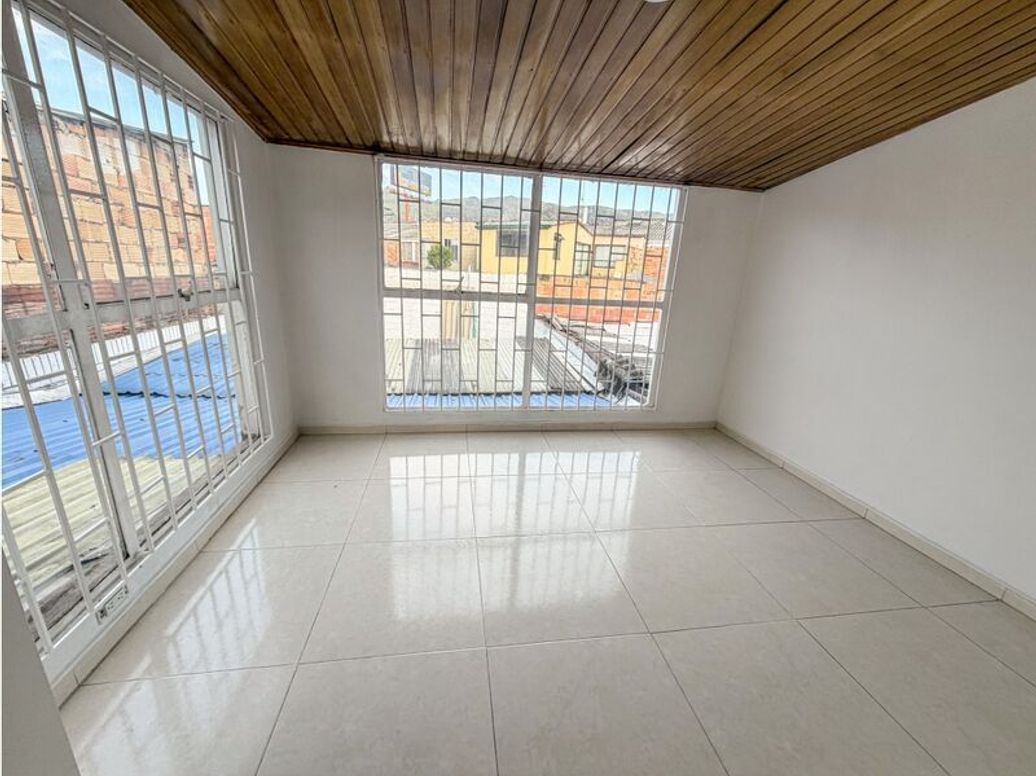 Casa de 6 alcobas en venta en La Patria, Bogotá, 250 m² · foto 17 de 20