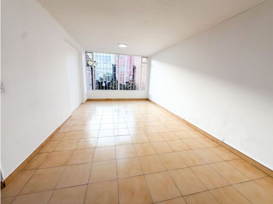 Casa de 6 alcobas en venta en La Patria, Bogotá, 250 m² · foto 3 de 20