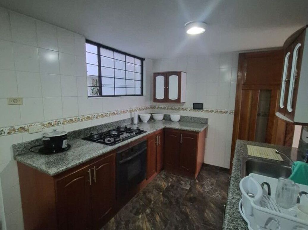 Apartamento de 3 alcobas en venta en Santa Barbara Central, Bogotá, 145 m² · foto 5 de 20