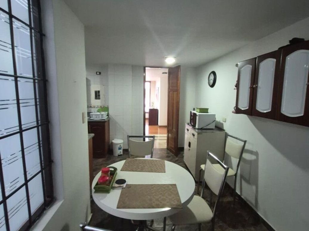 Apartamento de 3 alcobas en venta en Santa Barbara Central, Bogotá, 145 m² · foto 7 de 20