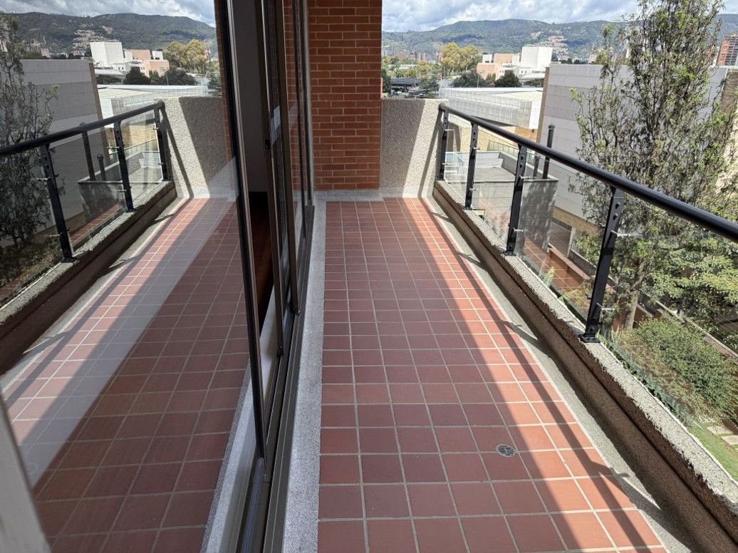Apartamento de 3 alcobas en venta en Casa Blanca Suba, Bogotá, 134 m² · foto 3 de 20