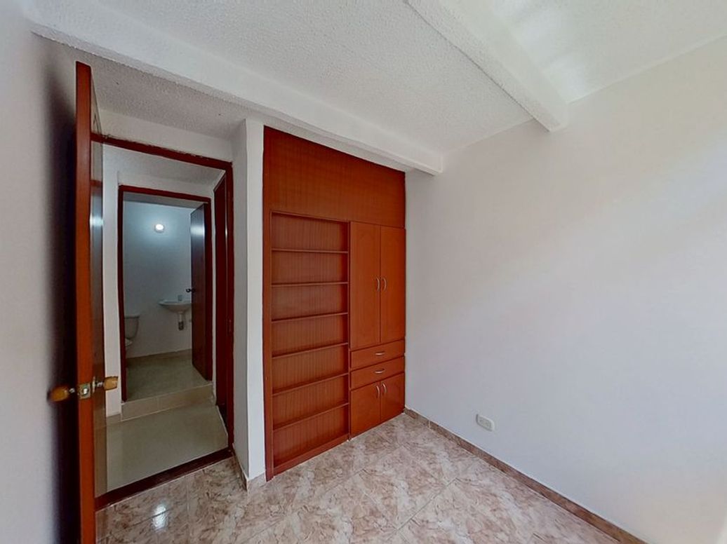 Apartamento de 3 alcobas en venta en Campo Alegre, Bogotá, 45 m² · foto 2 de 9