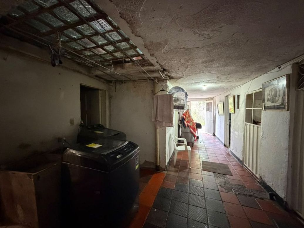Casa de 12 alcobas en venta en Los Puentes, Bogotá, 408 m² · foto 17 de 18