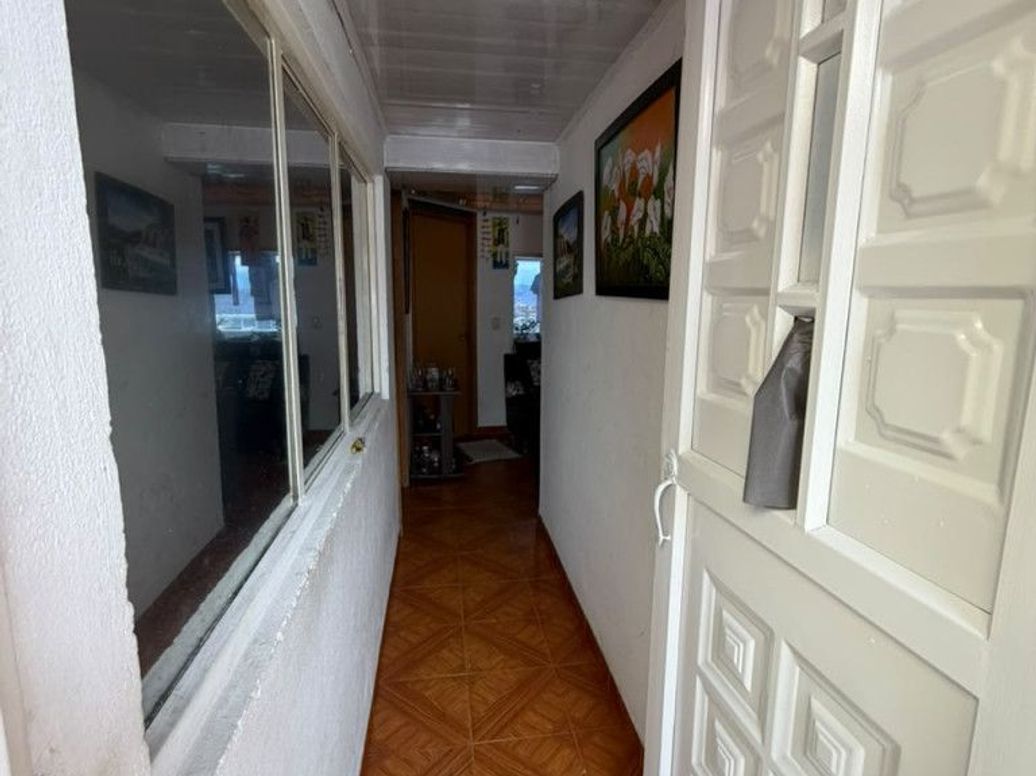 Casa de 12 alcobas en venta en Los Puentes, Bogotá, 408 m² · foto 2 de 18