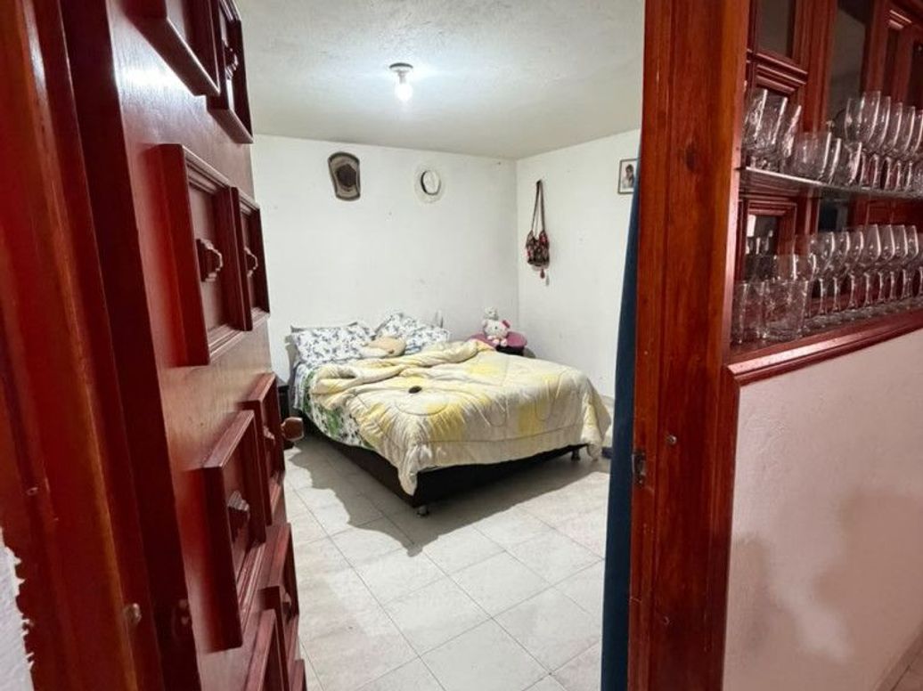 Casa de 12 alcobas en venta en Los Puentes, Bogotá, 408 m² · foto 7 de 18