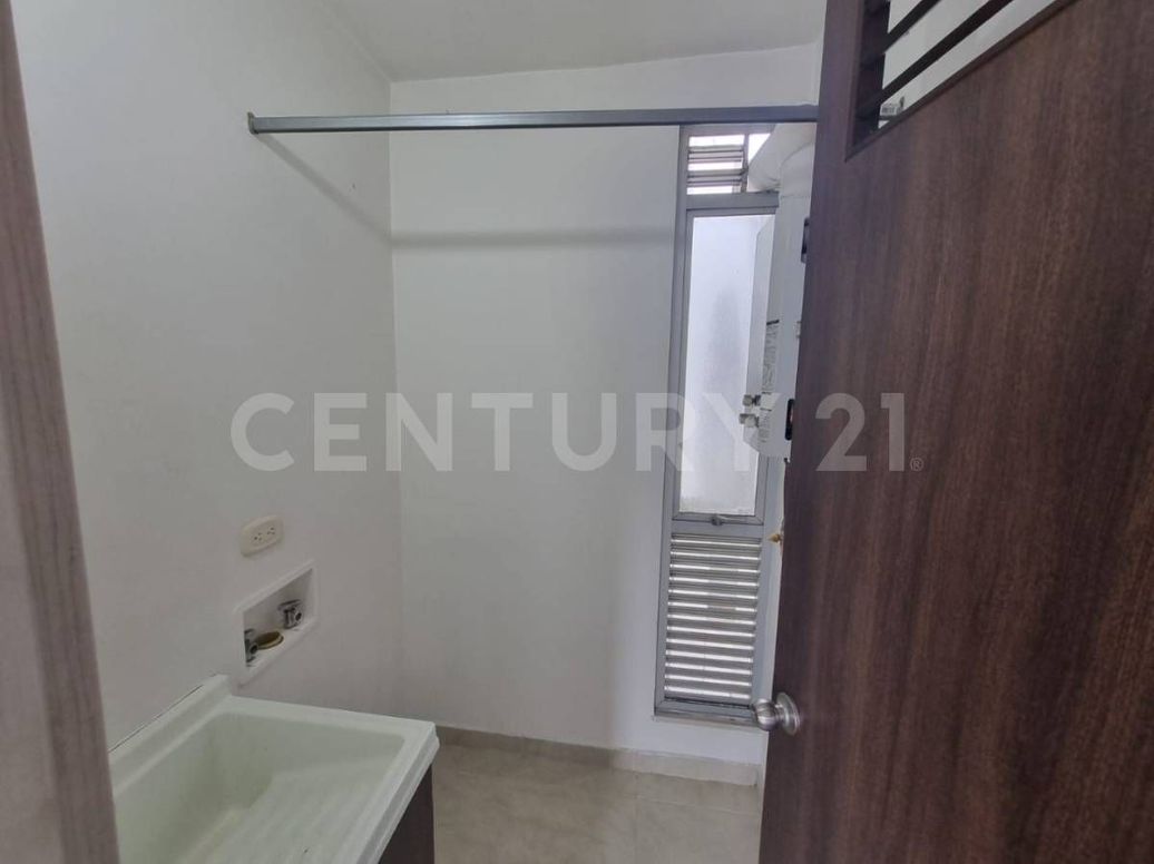 Apartamento de 3 alcobas en venta en Urbanización Castilla Reservado, Bogotá, 78 m² · foto 9 de 20