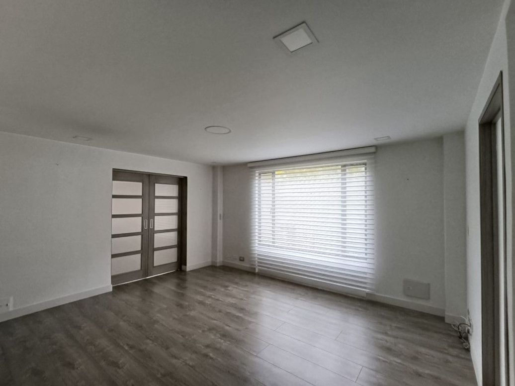 Casa de 4 alcobas en venta en Mónaco, Bogotá, 318 m² · foto 3 de 20