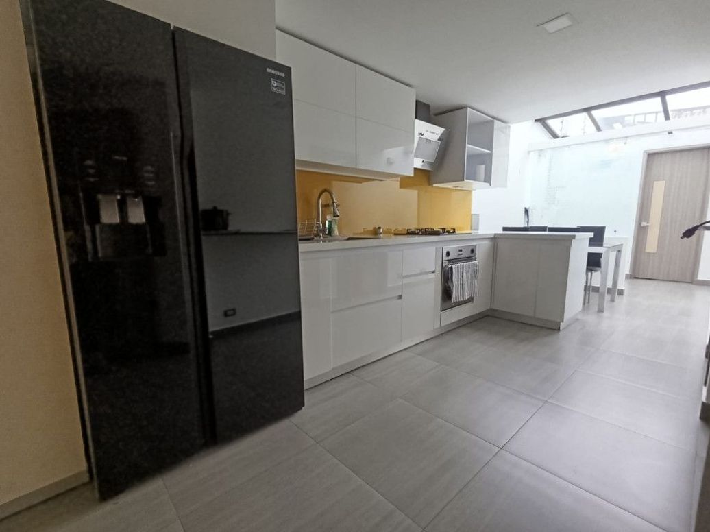 Casa de 4 alcobas en venta en Mónaco, Bogotá, 318 m² · foto 5 de 20