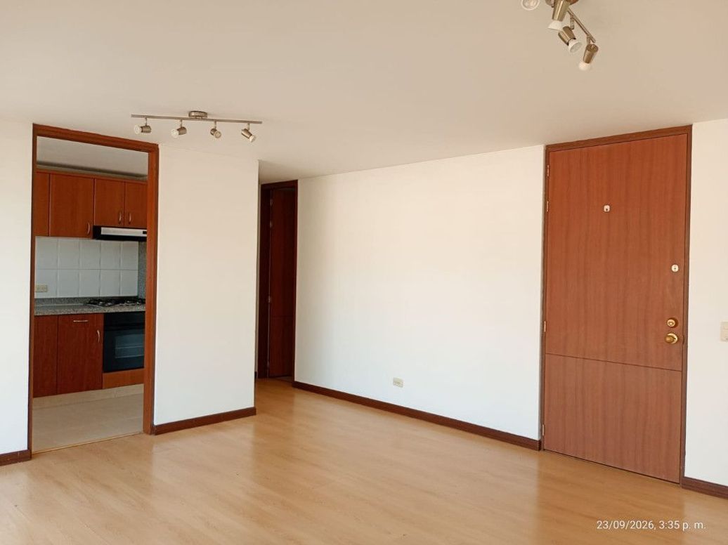 Apartamento de 3 alcobas en venta en Acacias Usaquen, Bogotá, 66 m² · foto 2 de 20