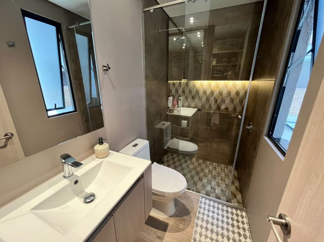 Apartamento de 2 alcobas en venta en Santa Barbara Oriental, Bogotá, 81 m² · foto 13 de 15