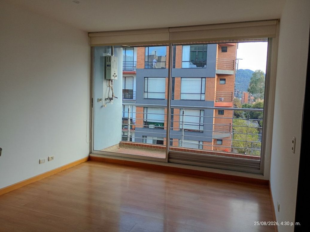 Apartamento de 1 alcoba en venta en Bella Suiza, Bogotá, 43 m² · foto 2 de 11
