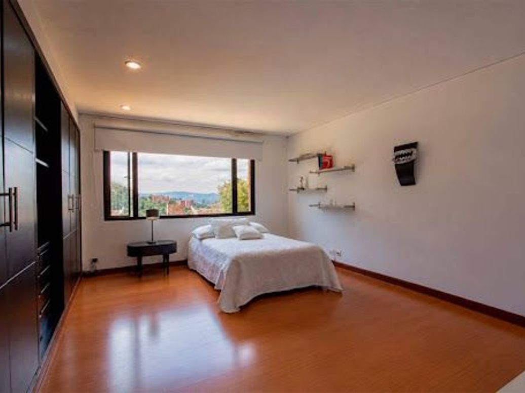 Apartamento de 5 alcobas en venta en Bosque De Pinos, Bogotá, 259 m² · foto 16 de 20