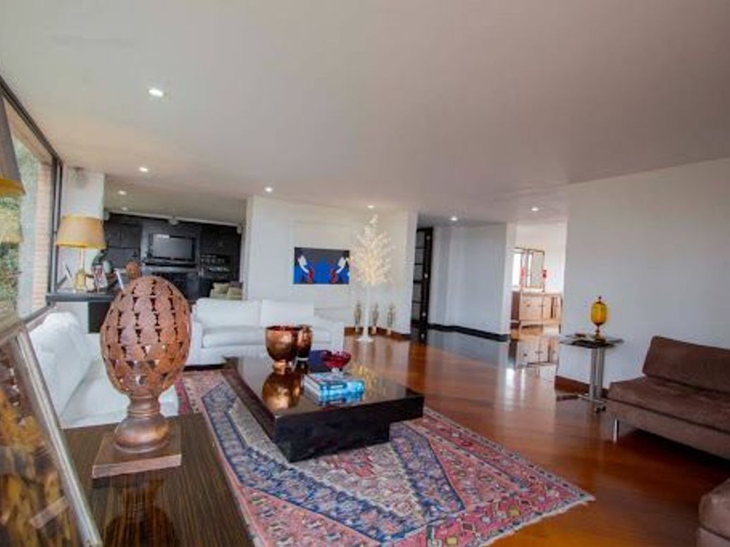 Apartamento de 5 alcobas en venta en Bosque De Pinos, Bogotá, 259 m² · foto 4 de 20
