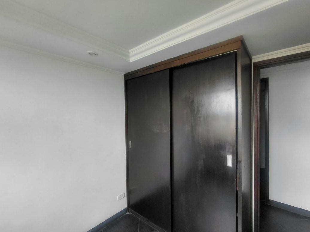 Apartamento de 3 alcobas en venta en La Felicidad, Bogotá, 59 m² · foto 13 de 20