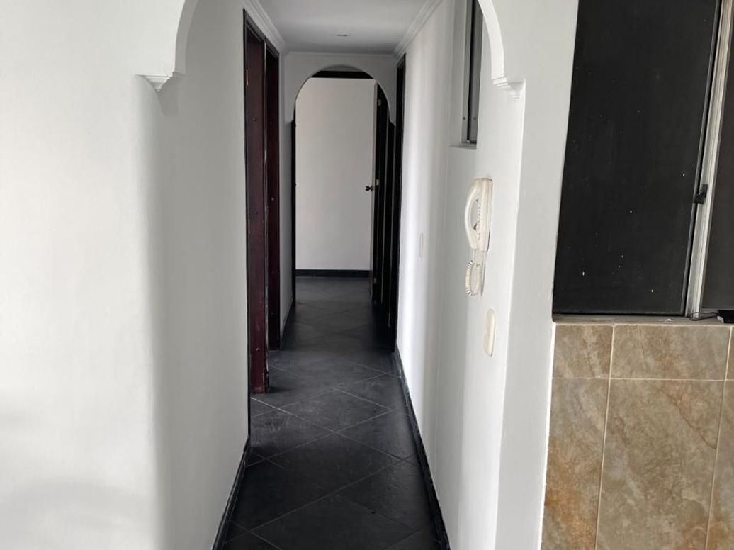 Apartamento de 3 alcobas en venta en La Felicidad, Bogotá, 59 m² · foto 2 de 20