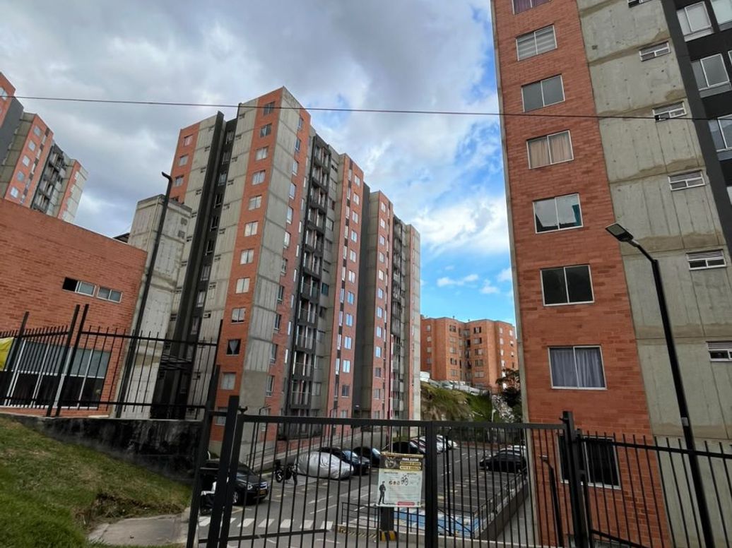 Apartamento de 3 alcobas en arriendo en El Playón, Bogotá, 41 m² · foto 2 de 10