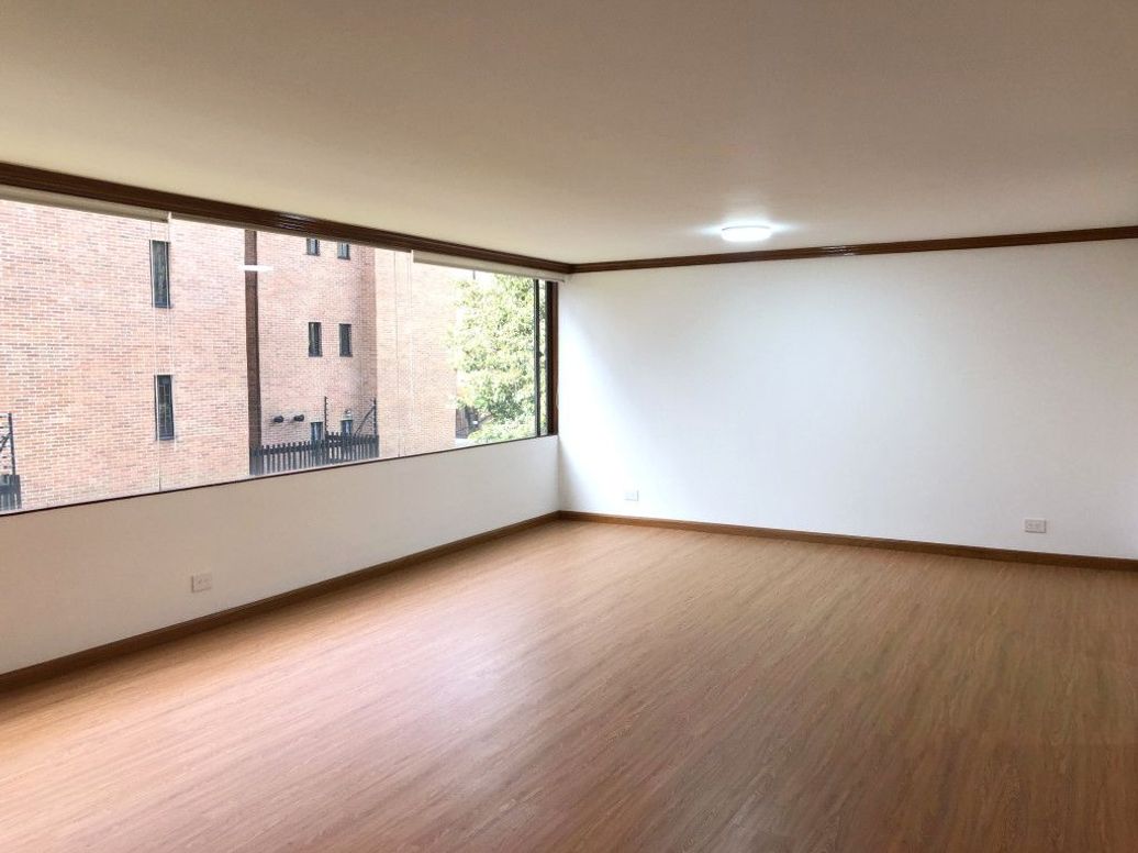 Apartamento de 4 alcobas en arriendo en Santa Barbara Central, Bogotá, 139 m² · foto 4 de 18