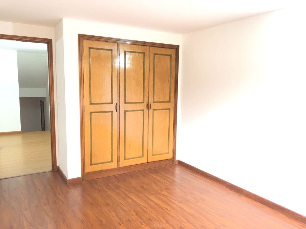 Apartamento de 4 alcobas en arriendo en Santa Barbara Central, Bogotá, 139 m² · foto 11 de 18