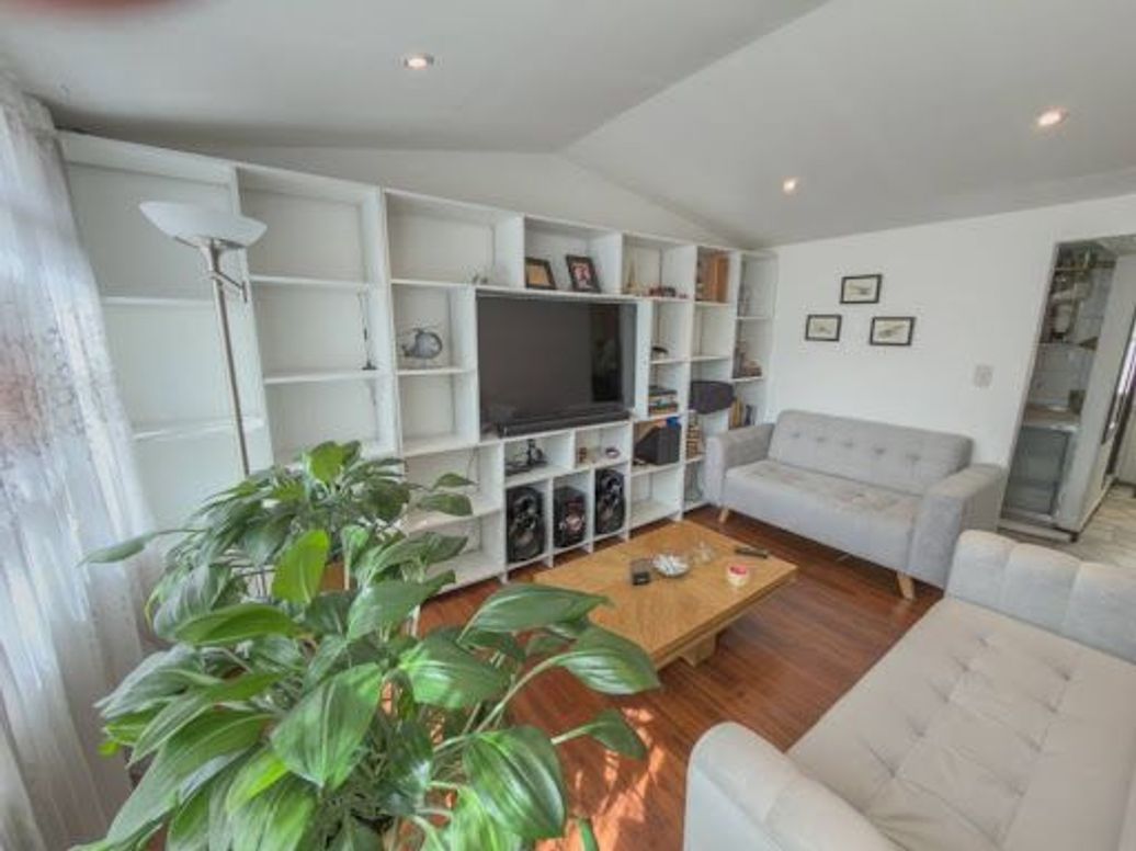 Casa de 6 alcobas en venta en Las Ferias, Bogotá, 247 m² · foto 5 de 20