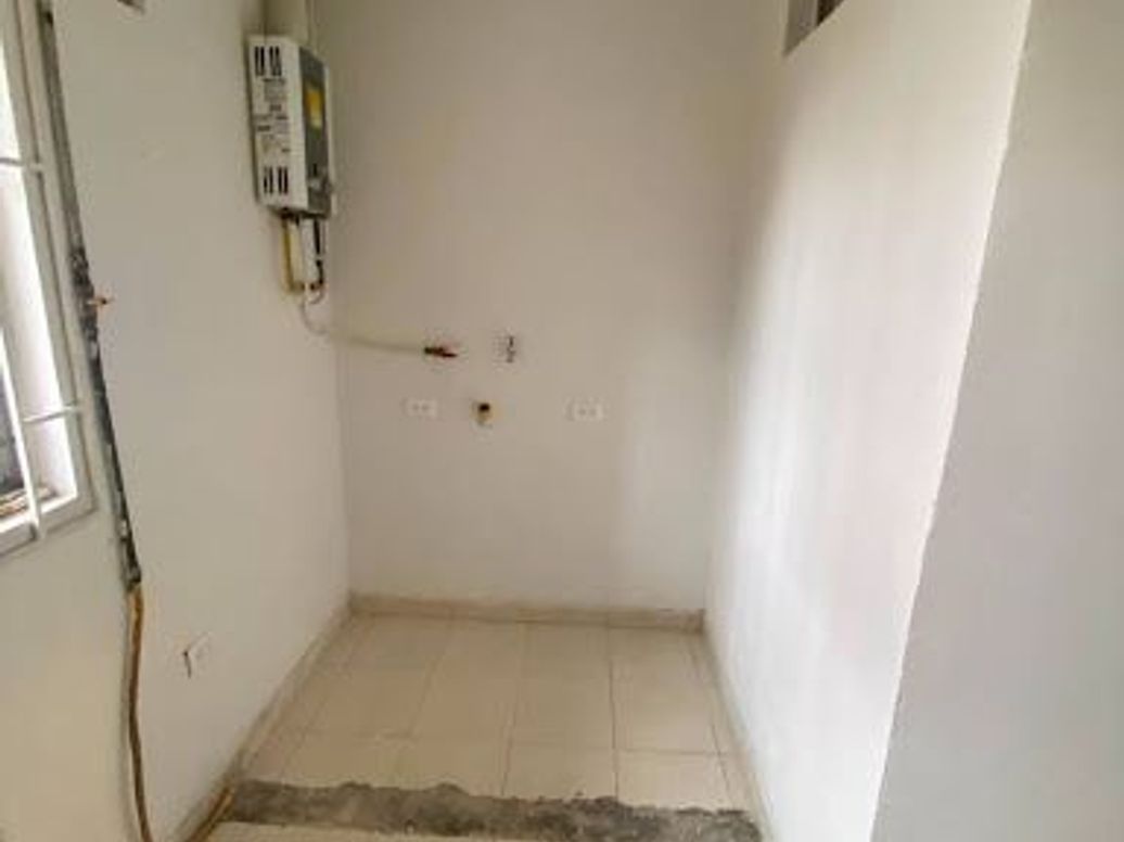 Casa de 6 alcobas en venta en Las Ferias, Bogotá, 247 m² · foto 14 de 20