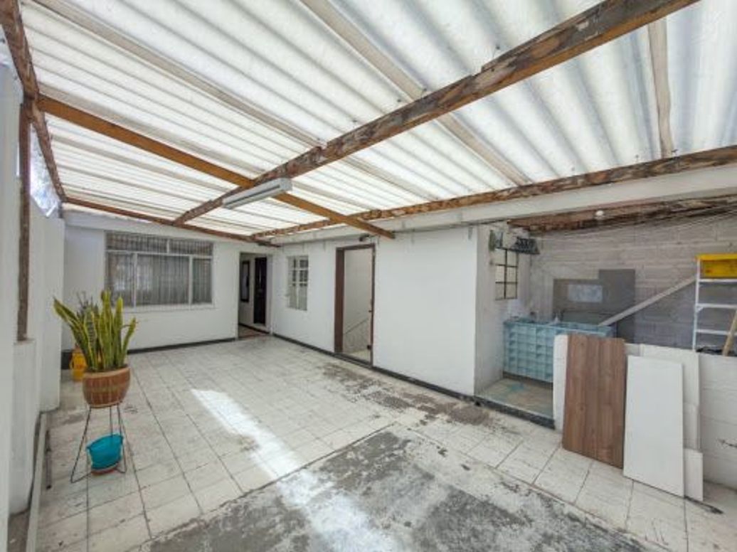 Casa de 6 alcobas en venta en Las Ferias, Bogotá, 247 m² · foto 18 de 20