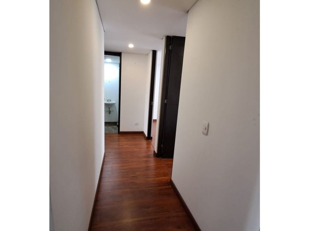 Apartamento de 3 alcobas en venta en El Carmen, Bogotá, 53 m² · foto 4 de 12