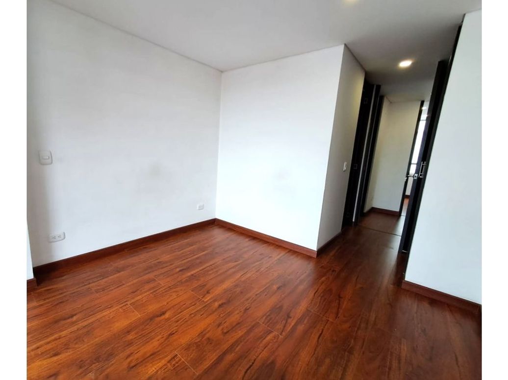 Apartamento de 3 alcobas en venta en El Carmen, Bogotá, 53 m² · foto 7 de 12