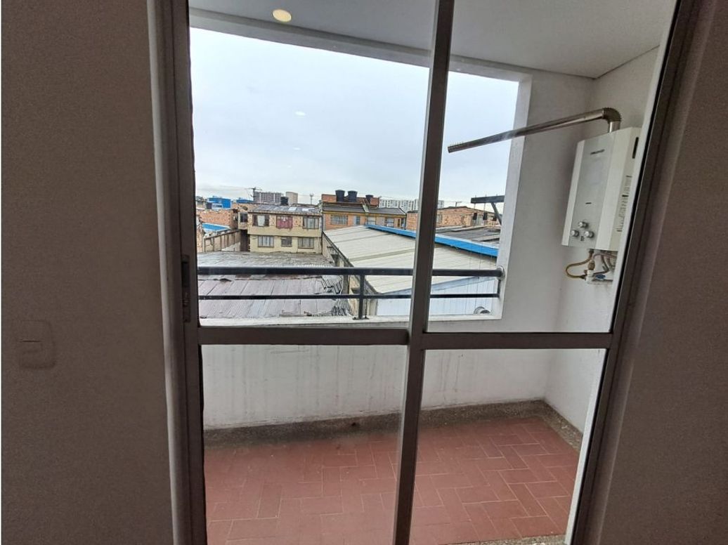 Apartamento de 3 alcobas en venta en El Carmen, Bogotá, 53 m² · foto 6 de 12