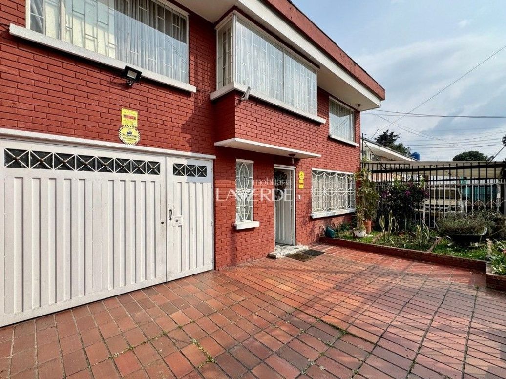 Casa de 3 alcobas en venta en La Castellana, Bogotá, 238 m² · foto 2 de 20