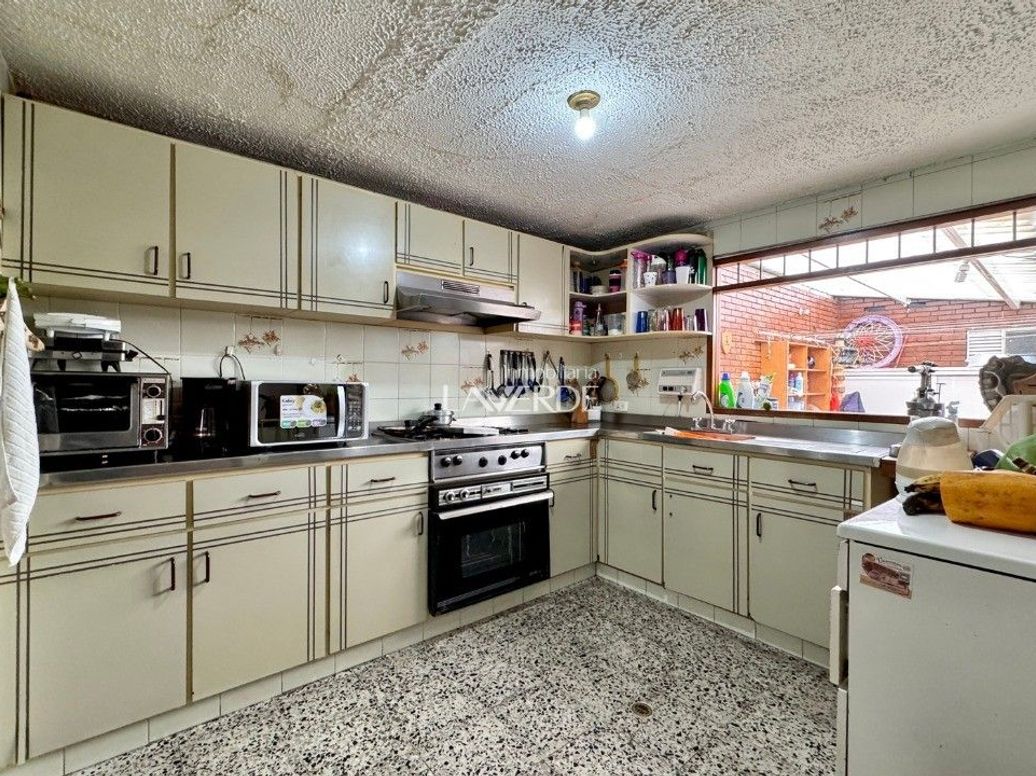 Casa de 3 alcobas en venta en La Castellana, Bogotá, 238 m² · foto 18 de 20