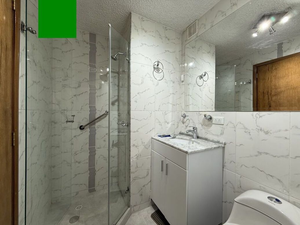 Apartamento de 2 alcobas en venta en Santa Barbara Central, Bogotá, 58 m² · foto 11 de 20