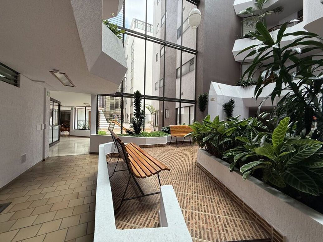 Apartamento de 2 alcobas en venta en Santa Barbara Central, Bogotá, 58 m² · foto 18 de 20