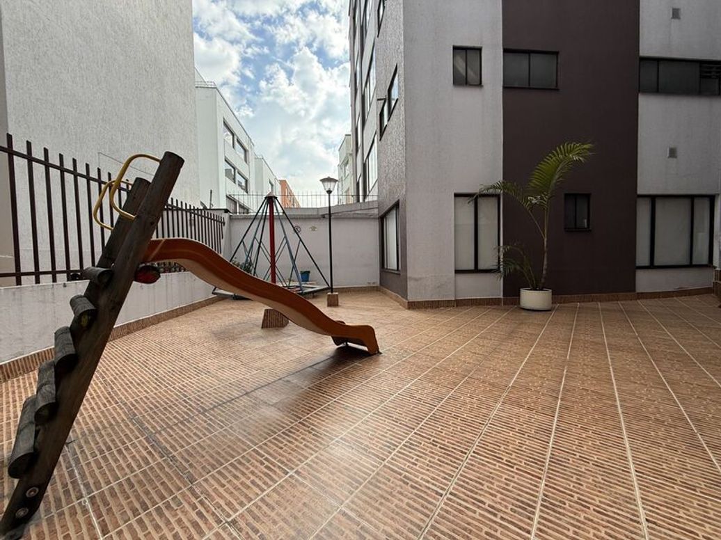 Apartamento de 2 alcobas en venta en Santa Barbara Central, Bogotá, 58 m² · foto 19 de 20