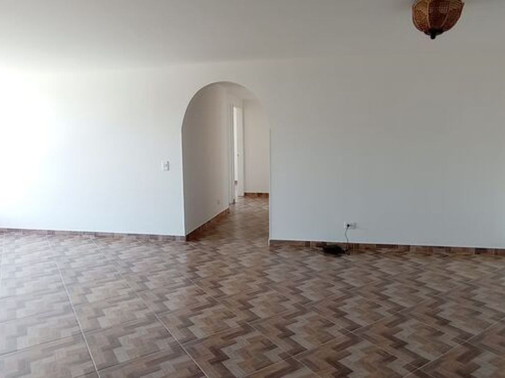 Apartamento de 3 alcobas en venta en Los Cedros Oriental, Bogotá, 105 m² · foto 4 de 20