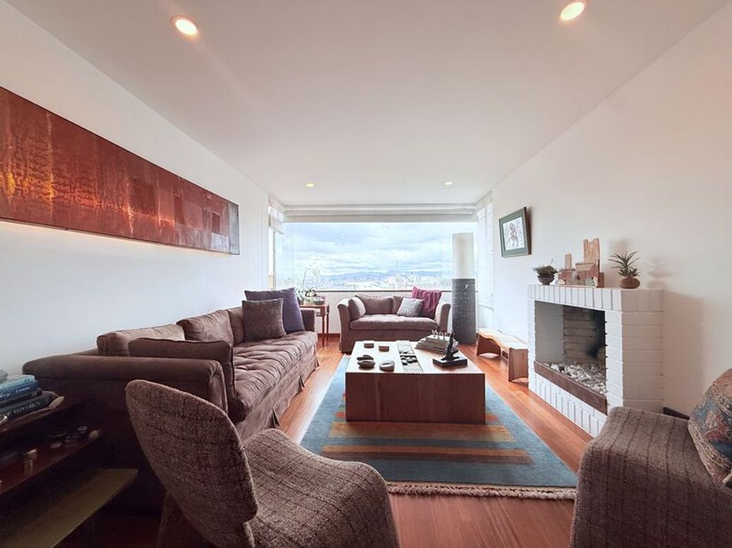 Apartamento de 2 alcobas en venta en Los Rosales, Bogotá, 161 m² · foto 3 de 20