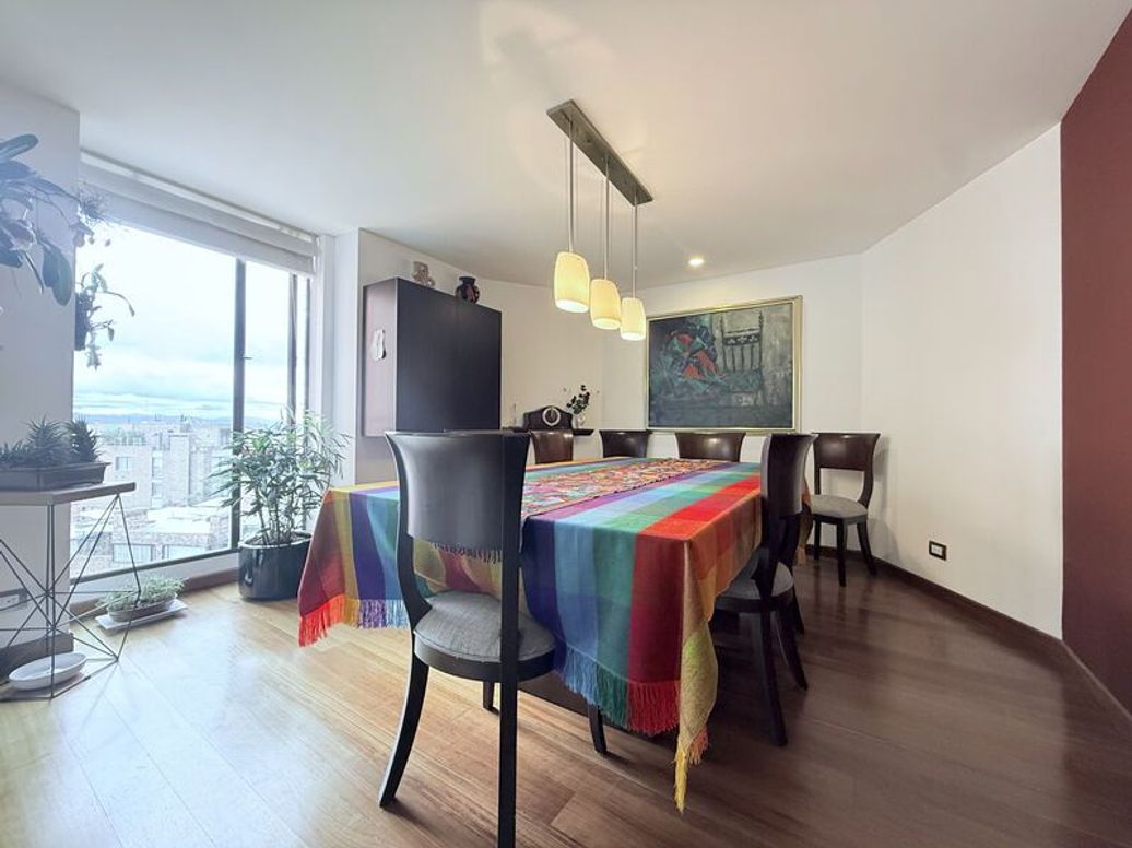 Apartamento de 2 alcobas en venta en Los Rosales, Bogotá, 161 m² · foto 5 de 20