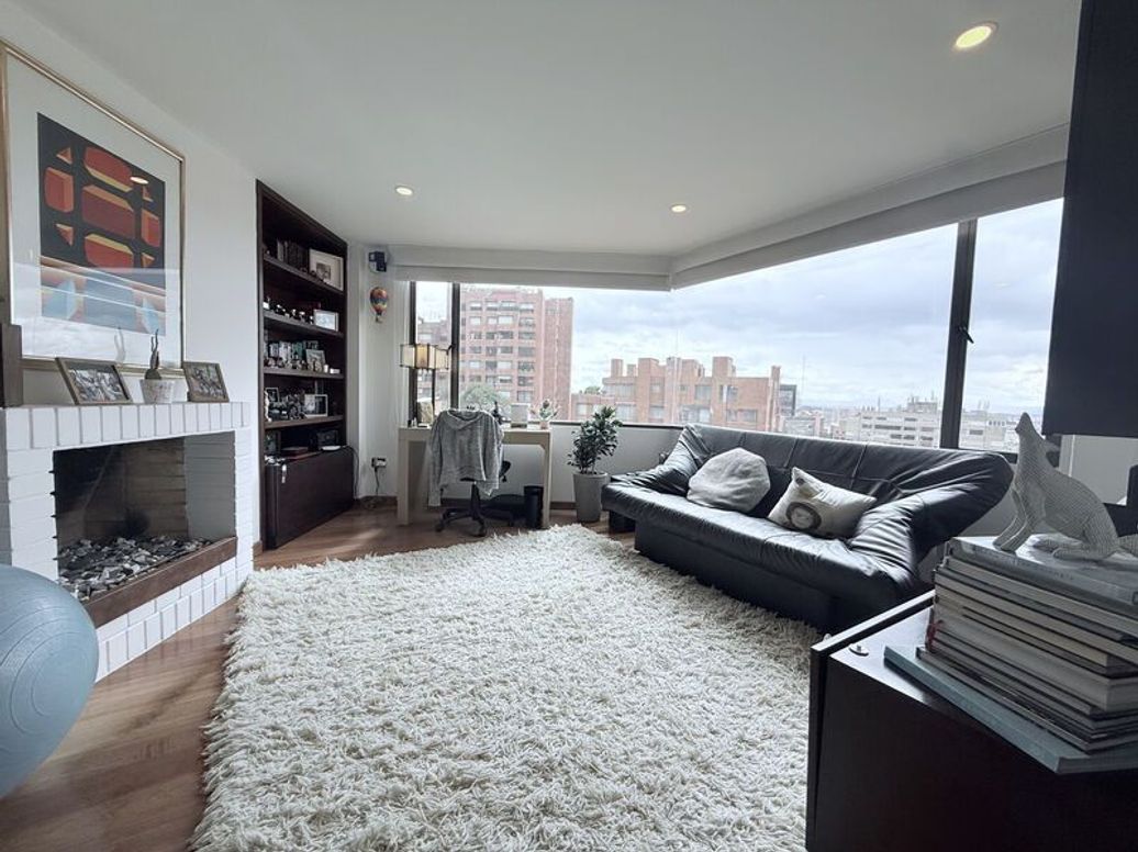 Apartamento de 2 alcobas en venta en Los Rosales, Bogotá, 161 m² · foto 8 de 20
